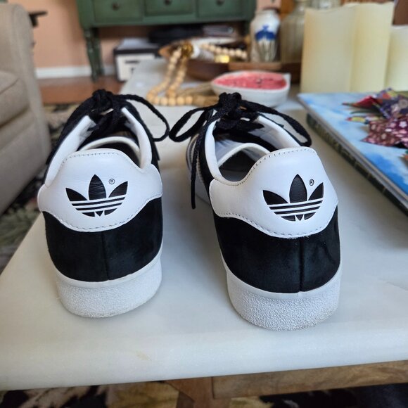 Adidas Gazelle Women's (like new) - Picture 5 of 7